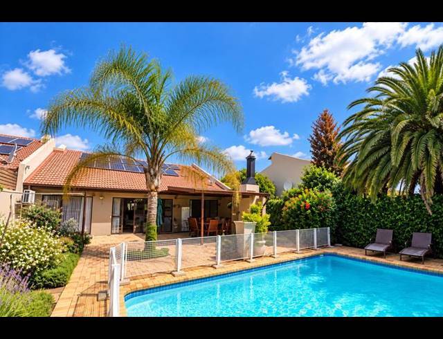 4 BEDROOM TOWNHOUSE FOR SALE IN HELICON HEIGHTS